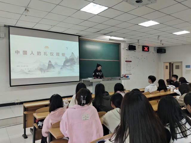 【思政教育】淬炼·国际商学院开展思想政治教育工作