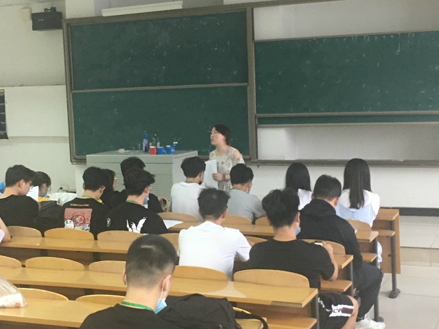 【淬炼商学院】真情考试  守护诚信