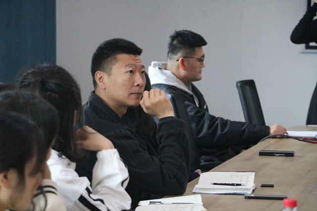 商务英语学院&淬炼国际商学院辅导员座谈交流共话成长