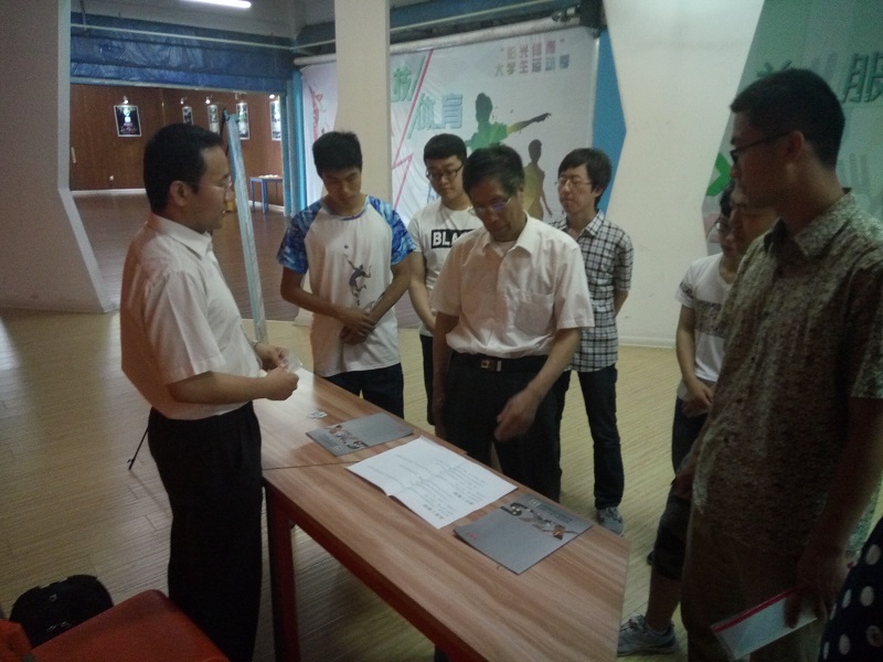 青春不虚度  雄鹰翱翔在此时——机电系毕业生专业招聘会顺利举行