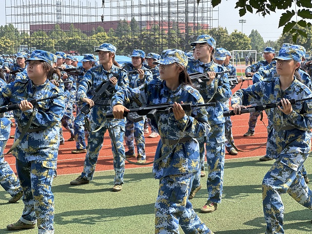 【国防教育】军训——热血迷彩九月 不负最美韶华