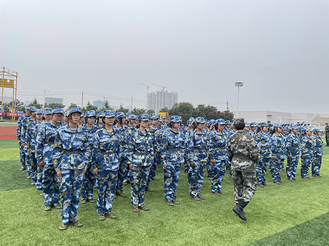 【国防教育】军训——艺术传媒学院军训纪实新闻稿