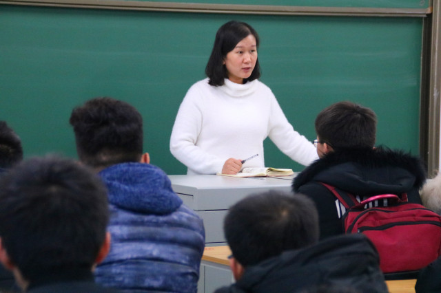 总结过往 期望未来—智能工程学院举行班委工作总结会议