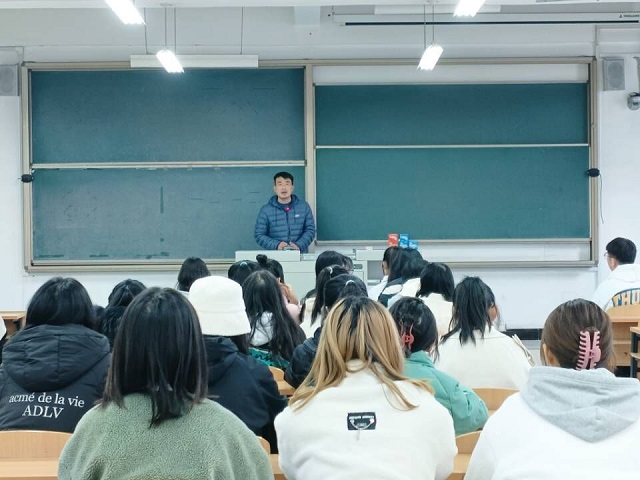食品与环境学院开展11月学风建设主题班会