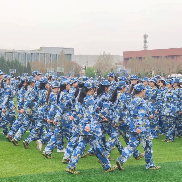 【国防教育】军训简讯丨坚持不懈,勇往直前