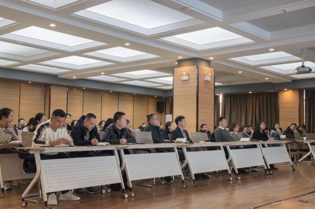 【学工动态】学生处特邀曲建武教授作思政教育专题辅导培训