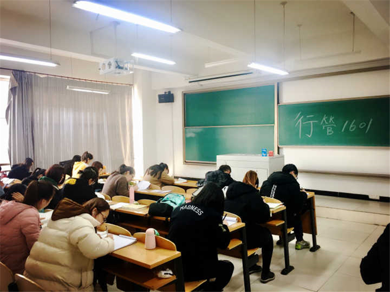 淬炼商学院2016级学子集体备考进行时