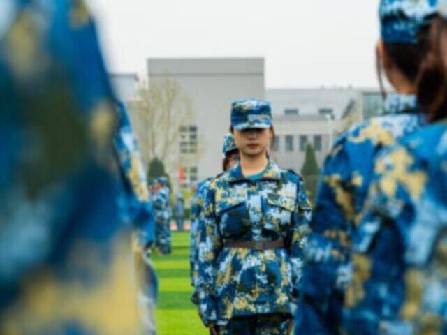 【国防教育】恰同学少年 军姿飒爽——艺术传媒学院2022级新生军训第二弹