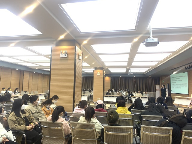 商务英语学院开展诚信考试教育会