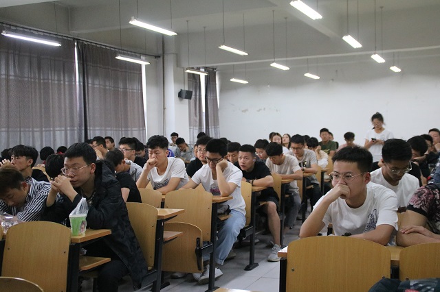 智能工程学院开展扫黑除恶专项斗争主题宣传活动