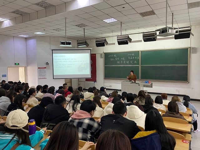 食品与环境学院开展关于调整情绪分享交流的主题年级会