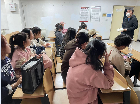 食品与环境学院开展交通安全教育主题班会