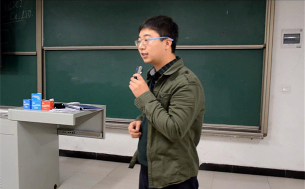 创新创业 成就梦想——经管系召开2012级学生创业动员会