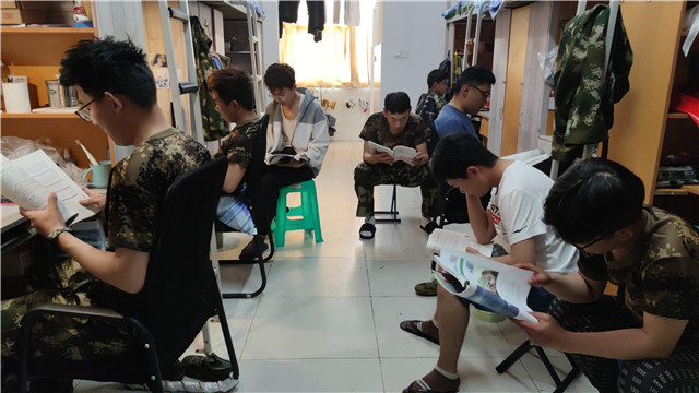 智能工程学院举办“共读经典、‘阅’享盛宴”活动