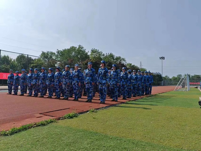 【国防教育】军训——于淬炼 感军训之飒爽