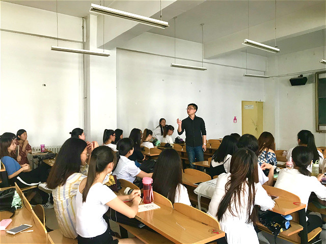 感悟生命,感悟关爱——经济与管理学院开展防震减灾安全知识讲座