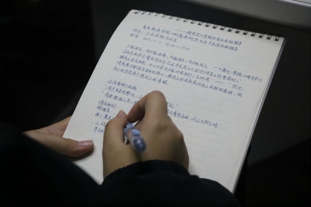 商务英语学院开展“我为学院办实事”活动——思政专业专班辅导