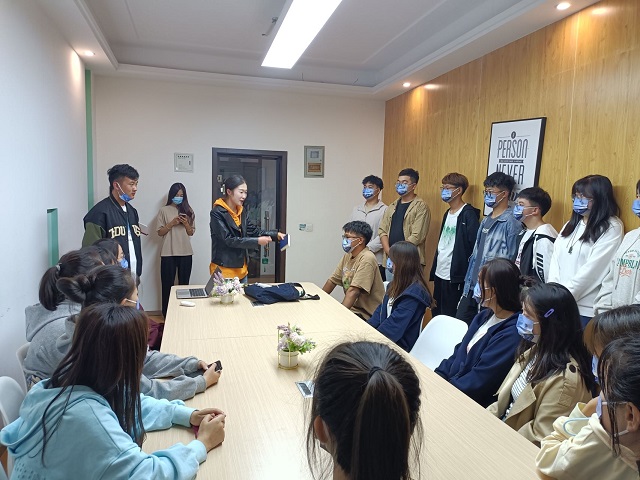 远景学院开展“星辰远景 同心同行”开学第一课教育活动