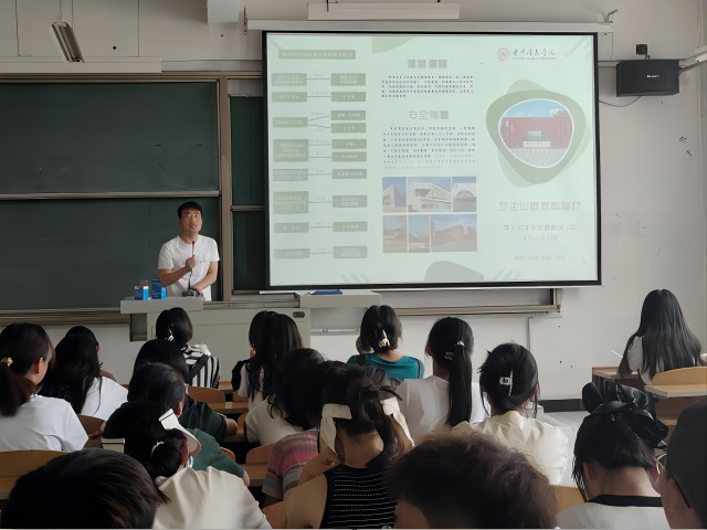 【日常工作】国家资助 圆梦青春--食品与环境学院开展资助政策宣传主题班会