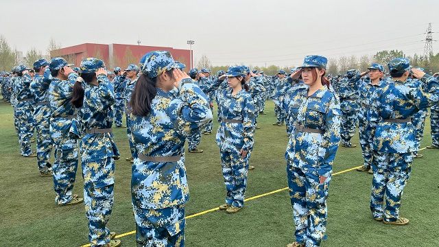 【国防教育】学军人精神 展智能风采