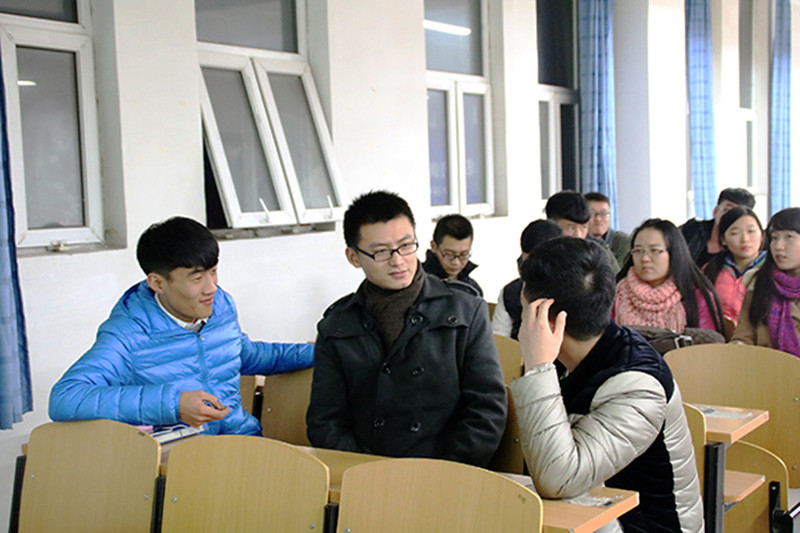 机电工程系召开学生座谈会