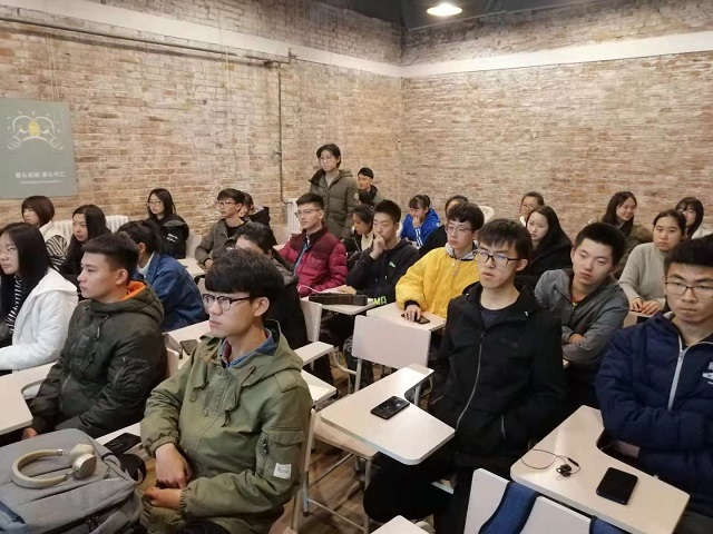 关注消防安全 共筑美好家园—远景学院组织开展消防安全主题班会