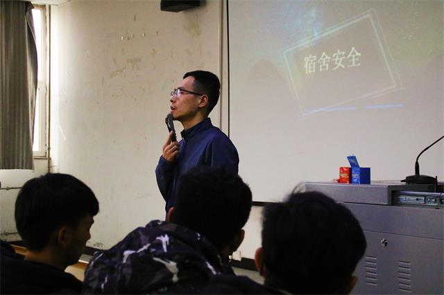 你我多一份自觉 校园多一份安全——机电工程系开展安全教育宣讲会