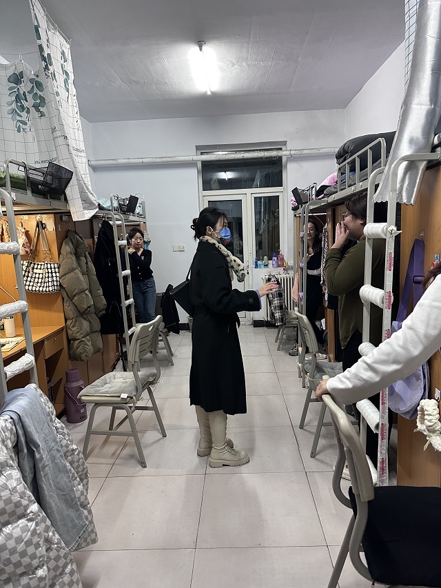 学期伊始 万象更新——商务英语学院开展寝室走访和开学第一课工作