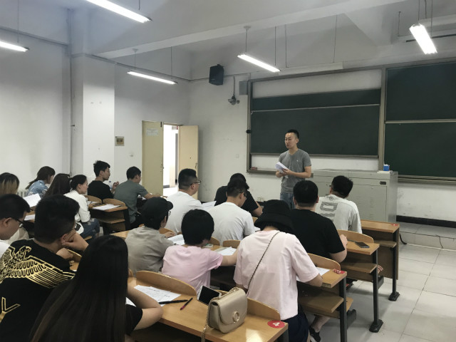经济与管理学院毕业季活动（一）——经济与管理学院举办考研经验交流会