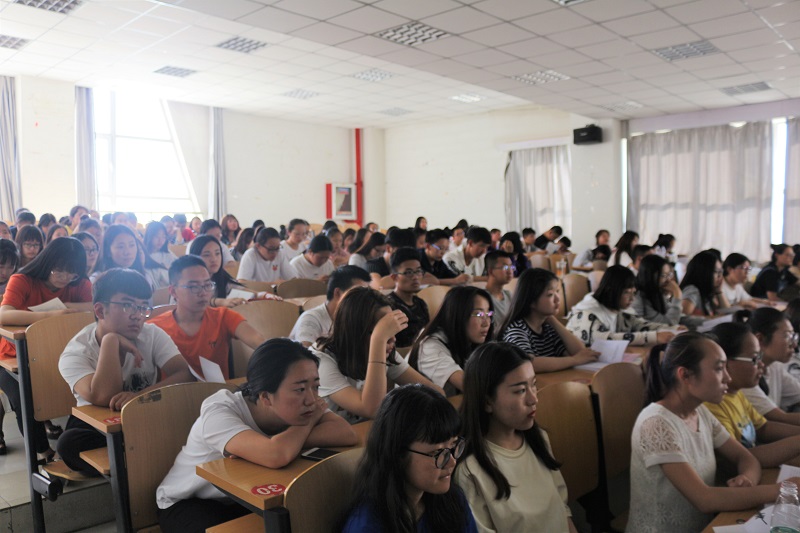 食品与环境学院“诚信考试 安全离校”主题年级会