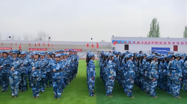 【国防教育】军训简讯丨无惧挑战,青春向阳