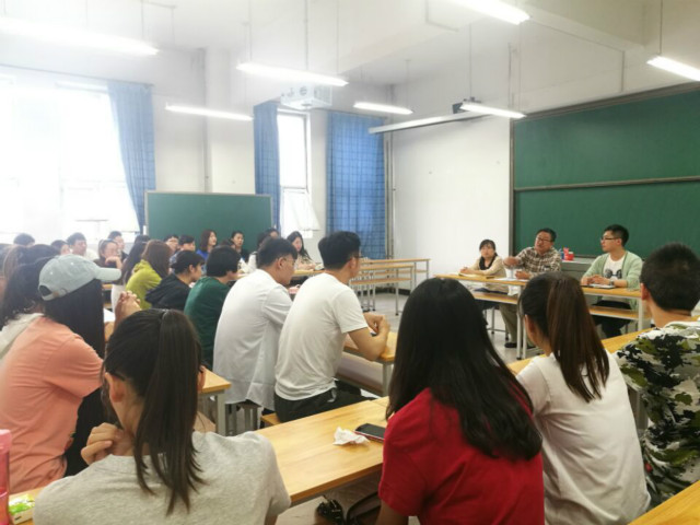 考研路漫漫 学风进宿舍——经济与管理学院“创宿舍佳风 共赴考研之路”考研交流会