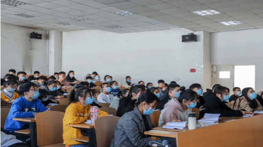 大数据学院、信息工程学院开展高校学生资助诚信和防骗金融知识教育的主题班会