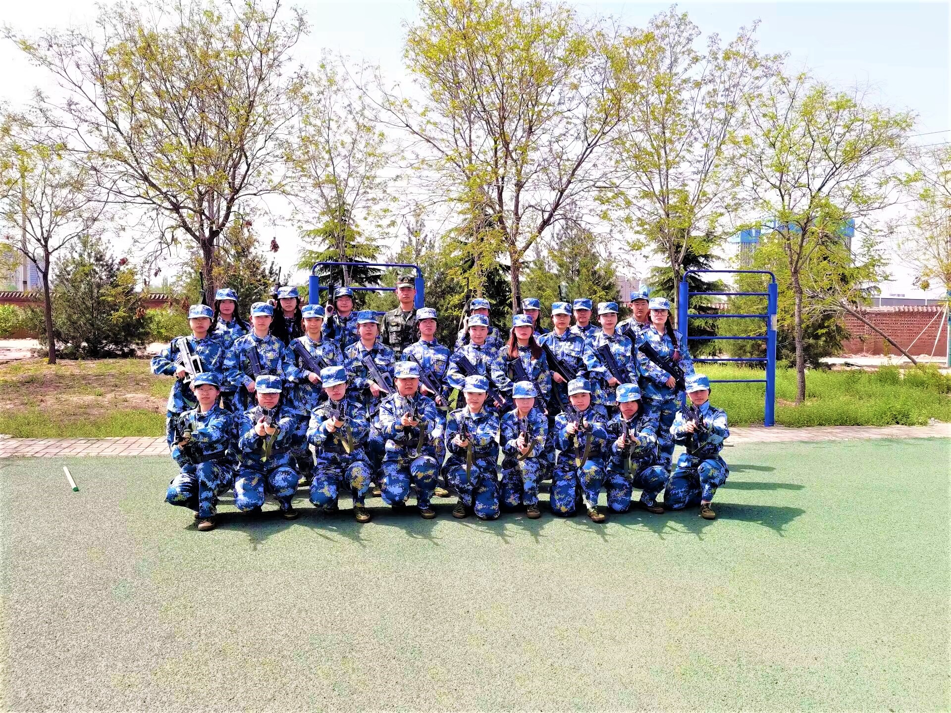 【国防教育】关关难过关关过