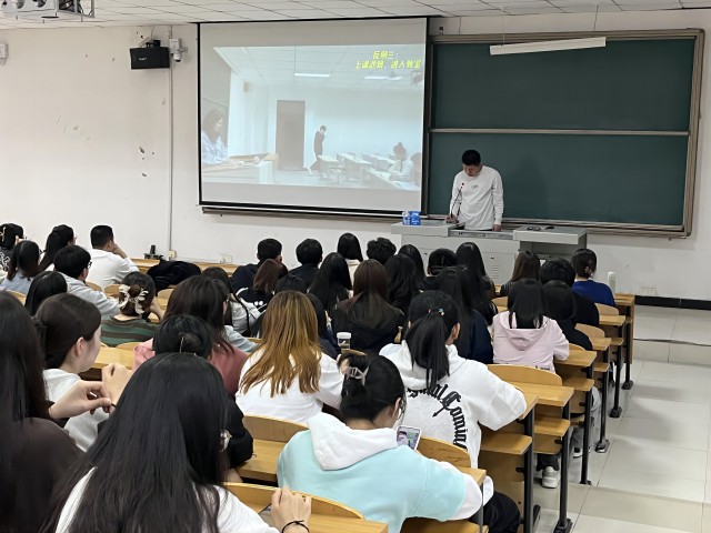 【思政教育】淬炼·国际商学院开展思想政治教育工作