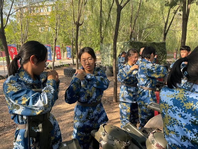 【国防教育】军训——迷彩军训 无悔青春