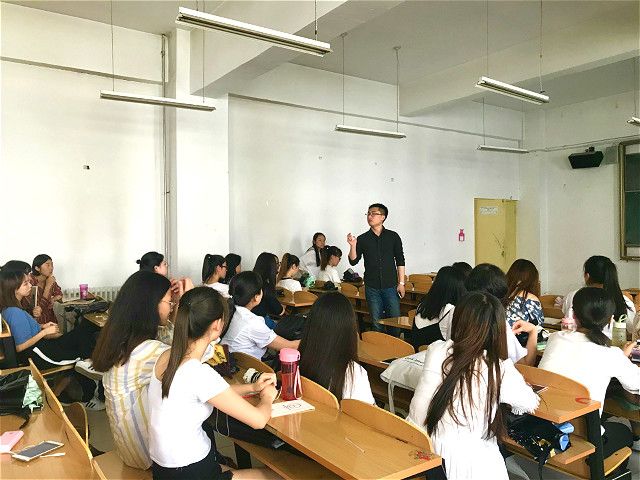 禁毒意识树心中 争做时代新青年——经济与管理学院开展禁毒知识讲座
