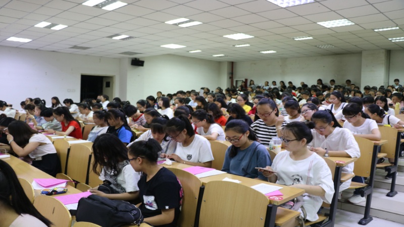 外语系2017级新生入学教育工作纪实