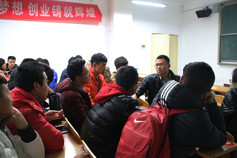 机电工程系召开学生座谈会