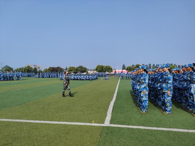 【国防教育】军训——于淬炼中“淬炼”