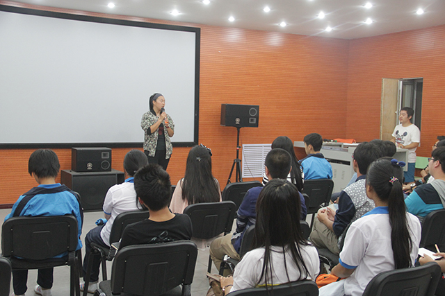 远景学院2014新生交流座谈会顺利召开