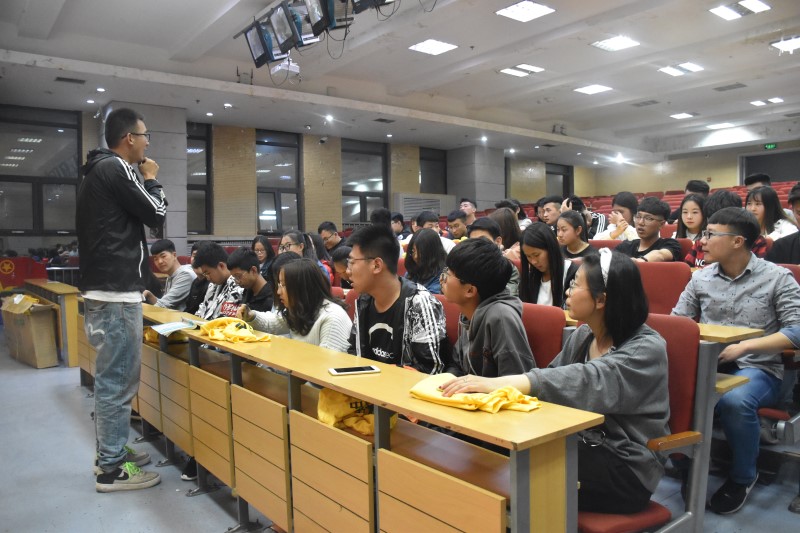 信息工程系召开2017级月总结会