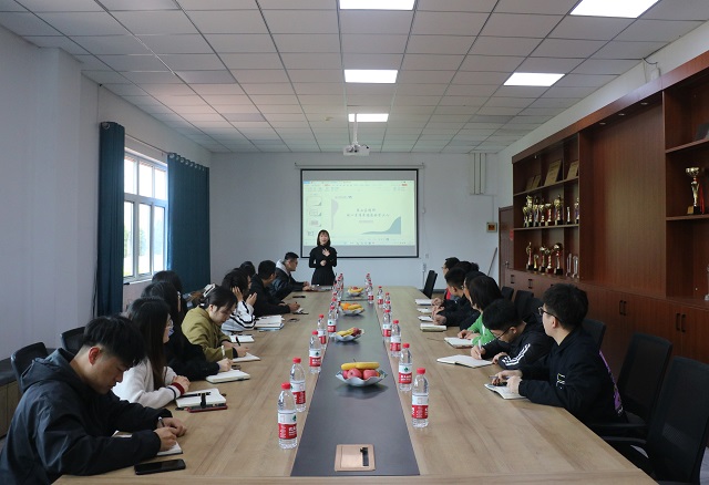 商务英语学院&淬炼国际商学院辅导员座谈交流共话成长