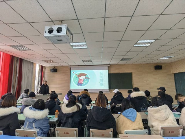 “宿舍是我家 安全靠大家”——艺术传媒学院环设18级主题班会