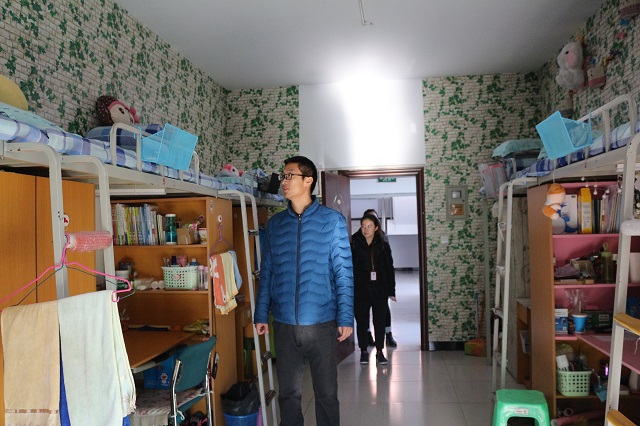环境科学与食品工程系进行安全隐患宿舍检查