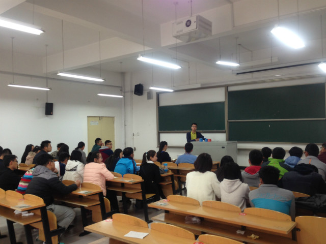 真情面对面  建沟通桥梁——经管系召开师生座谈会